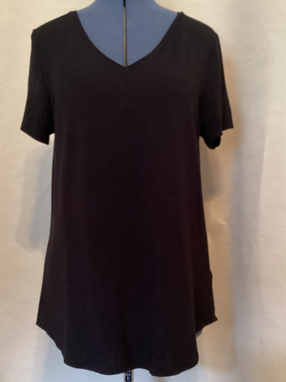 Amazon Essentials Black V-Neck Short Sleeve Tee